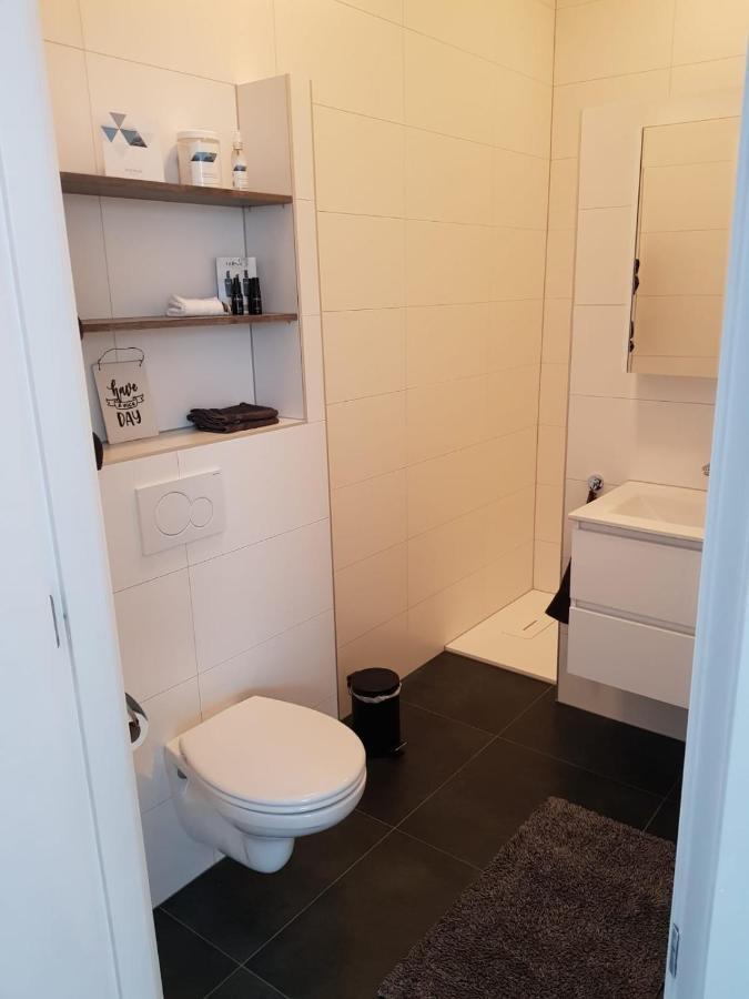 Slapen Bij Van-V Zierikzee Bagian luar foto