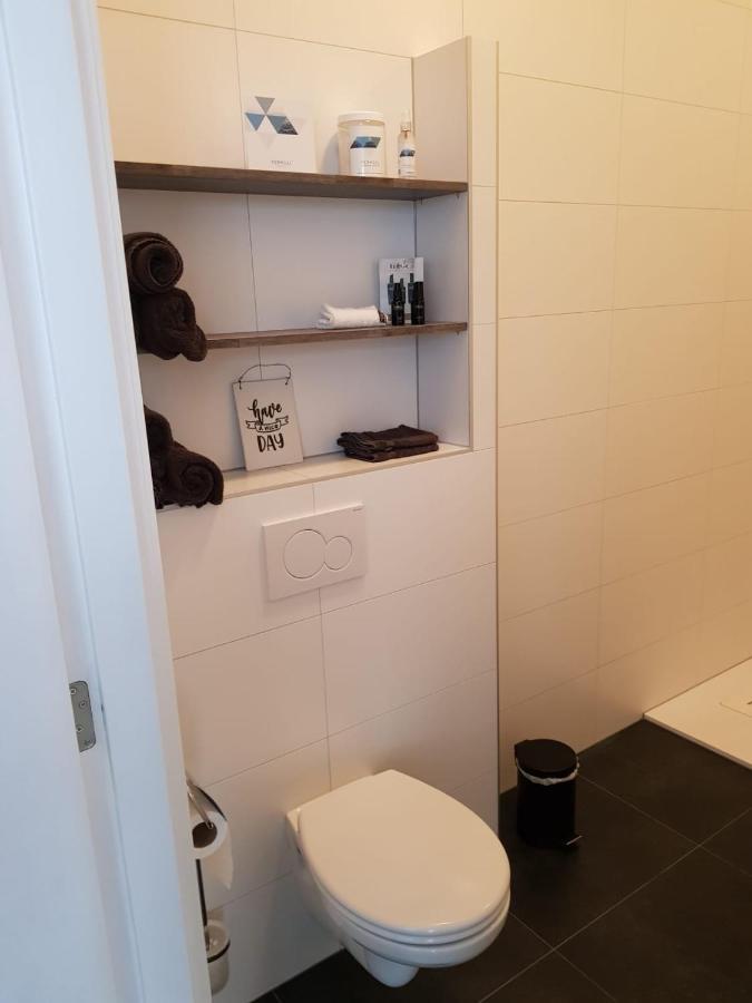 Slapen Bij Van-V Zierikzee Bagian luar foto