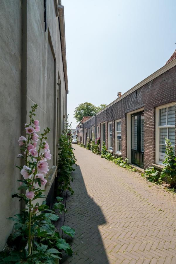 Slapen Bij Van-V Zierikzee Bagian luar foto
